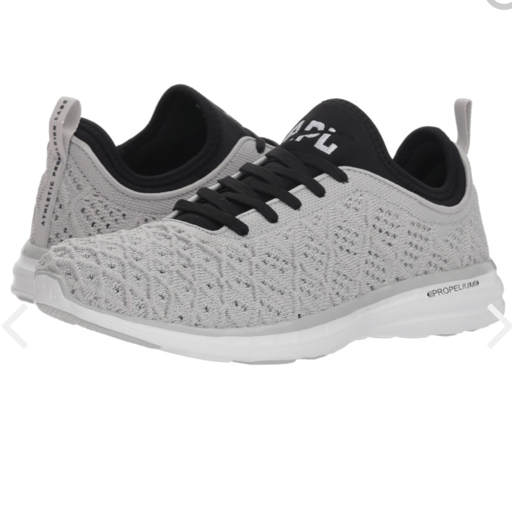 NEVER WORN! APL Women’s Techloom Phantom Quiet